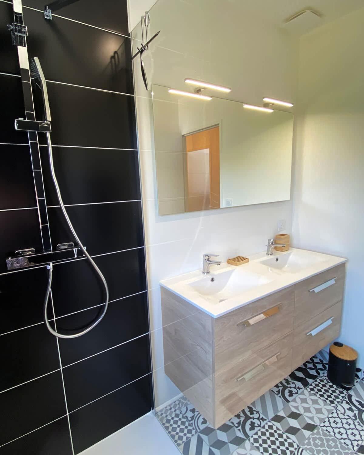 CARANTEC MAISON NEUVEJACUZZI JARDIN 8 personnes Extérieur photo